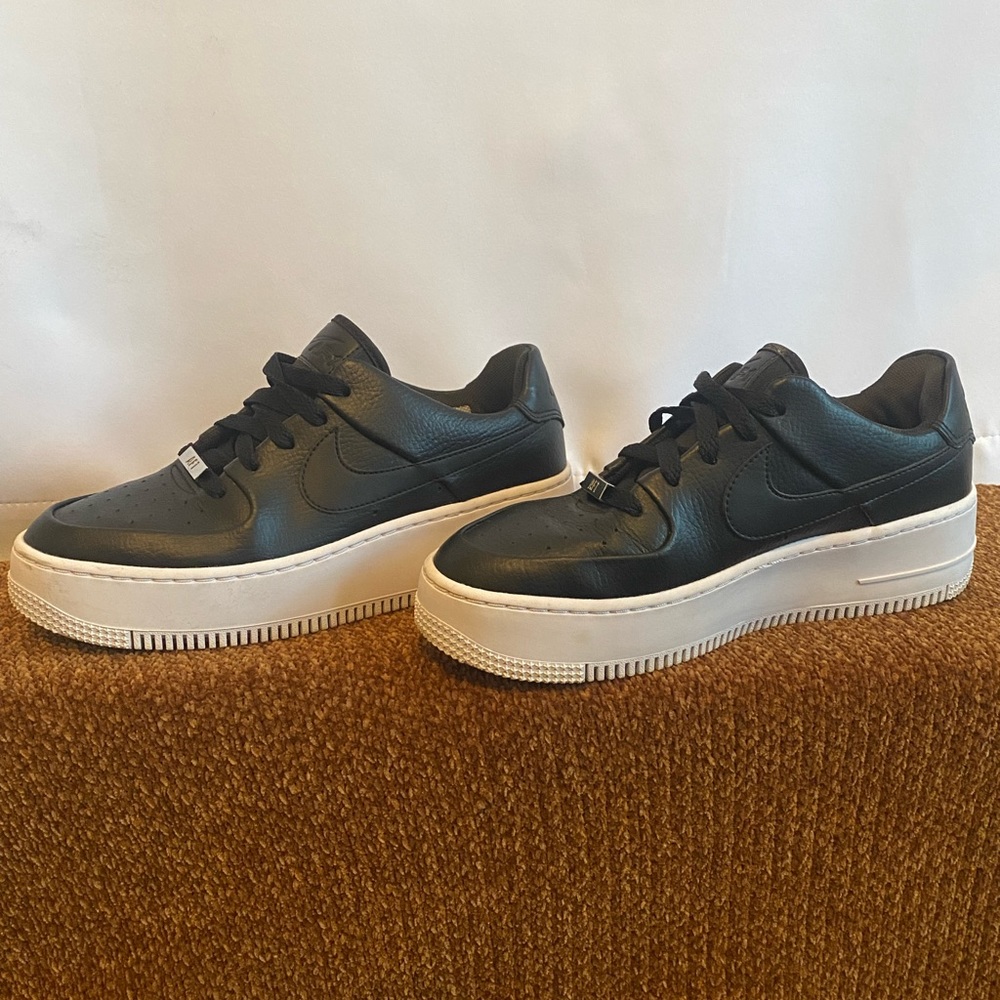 Nike Airforce 1 low.